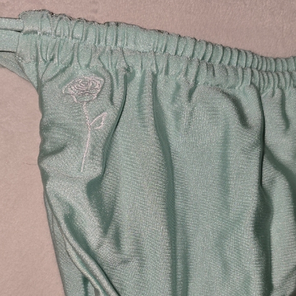 Elegant Seafoam Green Bikini Set - Picture 5 of 8